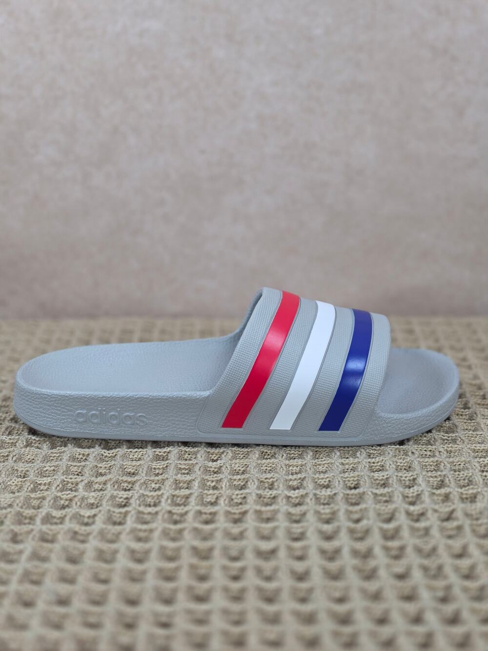 Adidas Adilette Aqua Slides Men's 7 / Women's 8 Gray Blue White Red – BNWOB